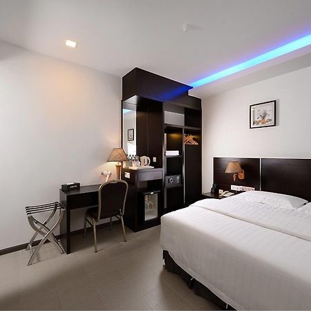 E-Red Hotel Bandar Perda Bukit Mertajam Zewnętrze zdjęcie