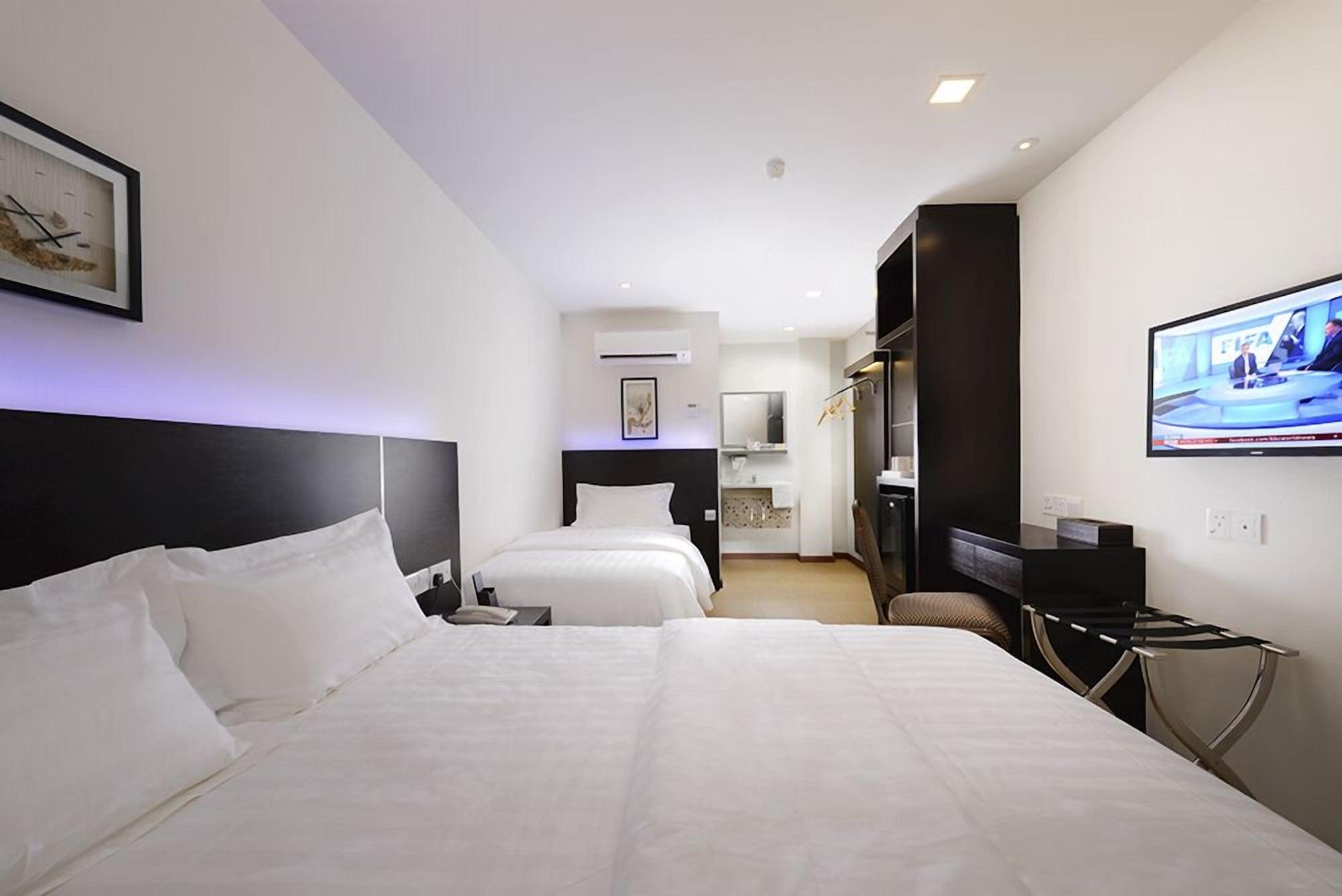 E-Red Hotel Bandar Perda Bukit Mertajam Zewnętrze zdjęcie