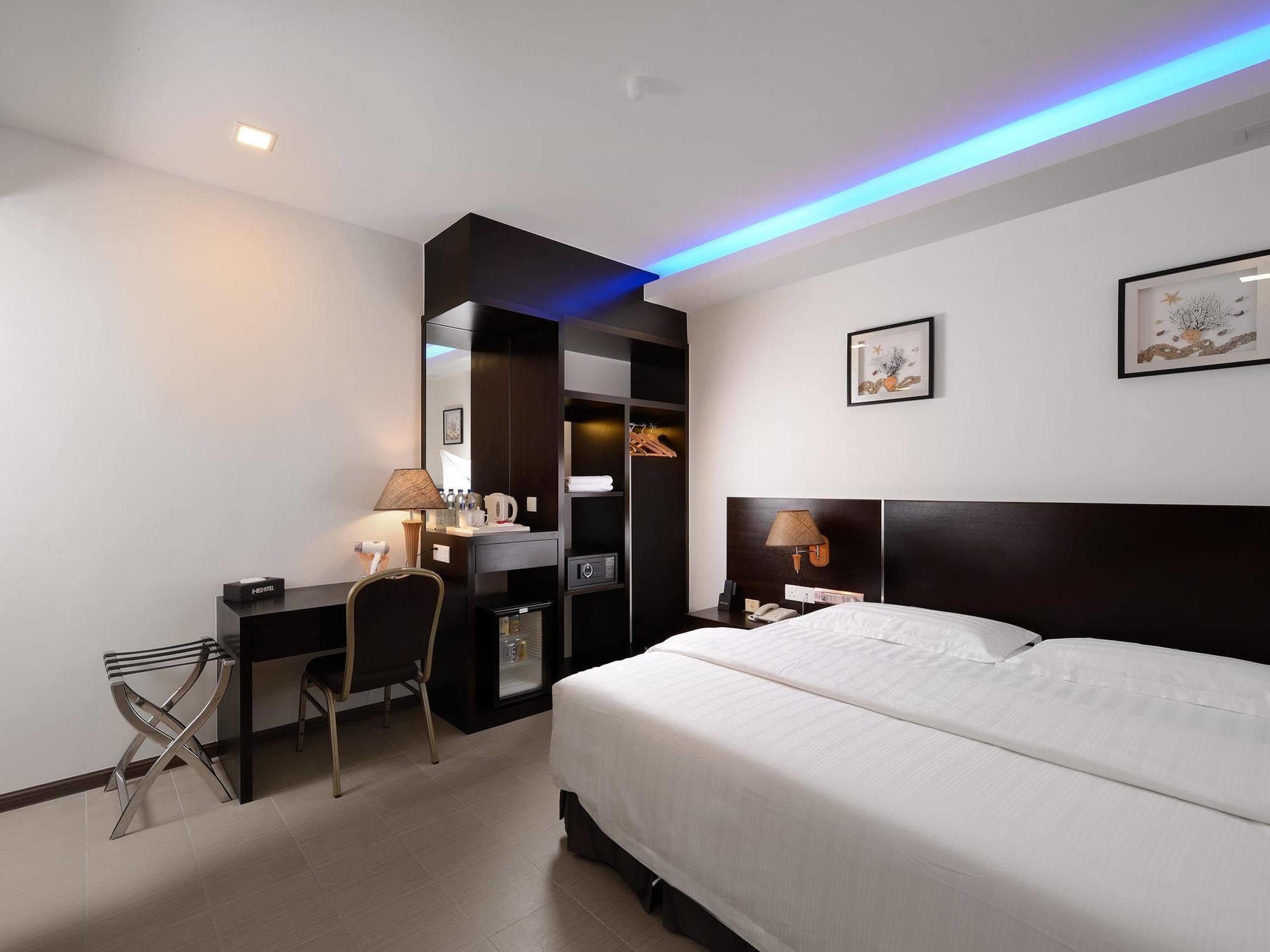 E-Red Hotel Bandar Perda Bukit Mertajam Zewnętrze zdjęcie